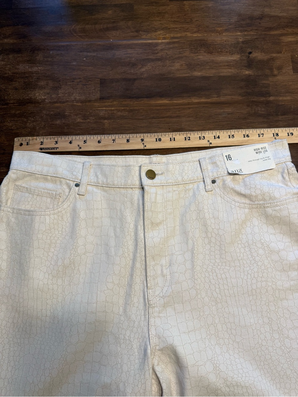 Ana Women’s Cream Alligator Print High Rise Wide Leg Jeans SZ 16 New 100% Cotton - Picture 8 of 10